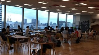 Yahoo運営のコワーキングスペース「LODGE」